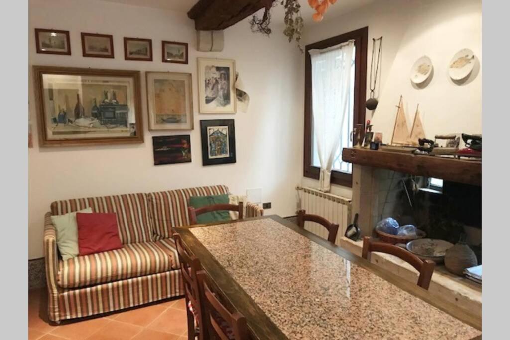 Appartamento Tipico Con Corte Privata Veneza Exterior foto